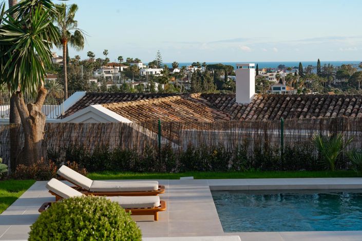 Image No.24-5 Bed Property for sale