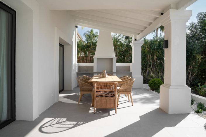 Image No.37-5 Bed Property for sale