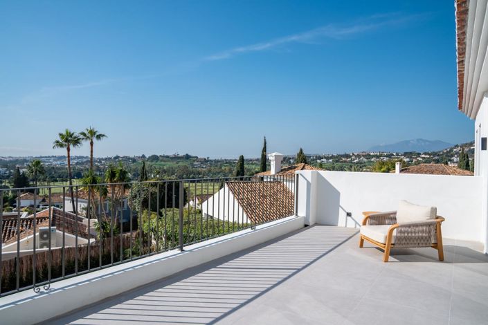 Image No.52-5 Bed Property for sale