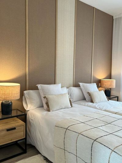 Image No.12-3 Bed Property for sale