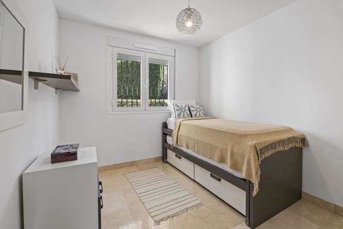 Image No.27-3 Bed Property for sale