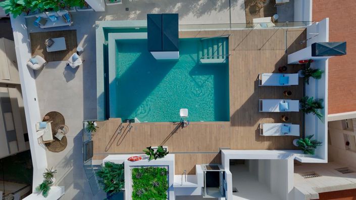 Image No.10-2 Bed Property for sale