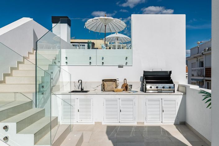 Image No.15-2 Bed Property for sale