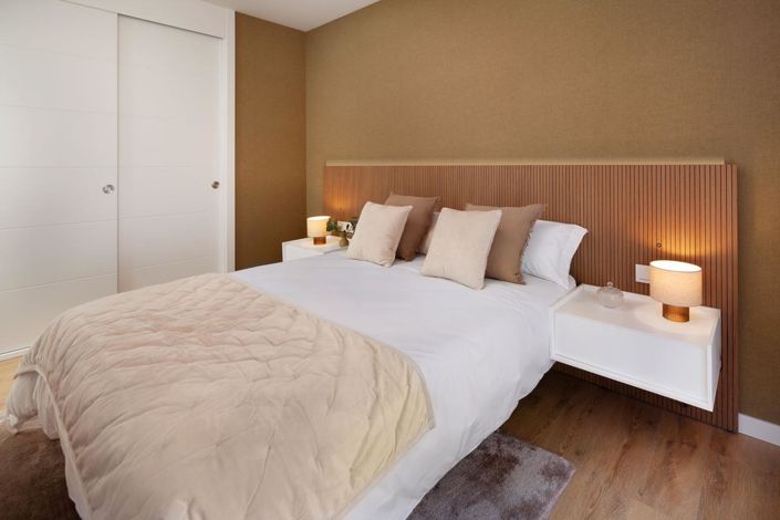 Image No.9-2 Bed Property for sale