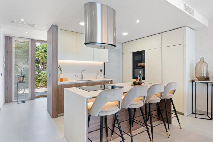 Image No.7-5 Bed Property for sale