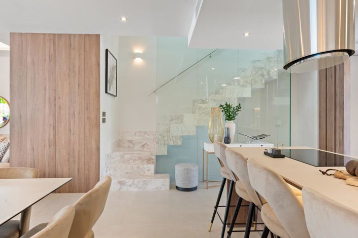 Image No.9-5 Bed Property for sale