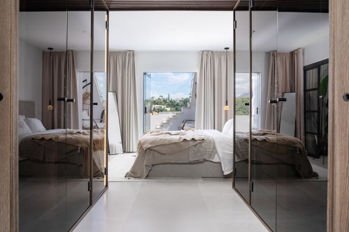 Image No.17-3 Bed Property for sale