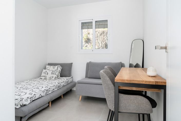 Image No.26-3 Bed Property for sale