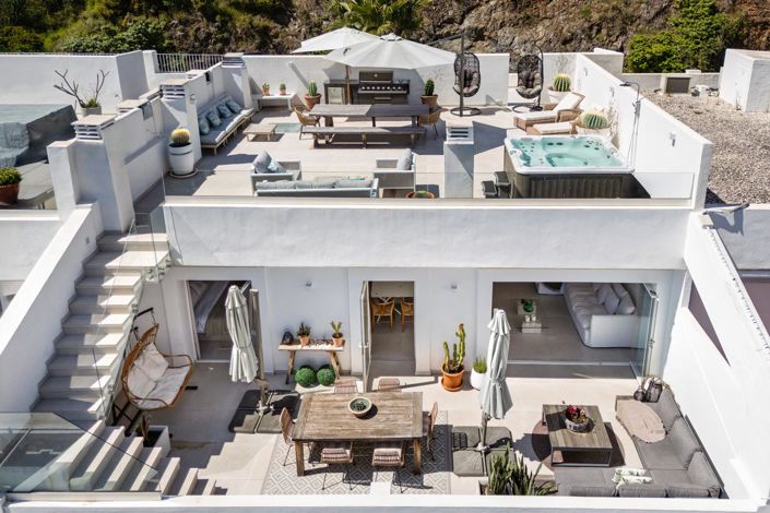 Image No.3-3 Bed Property for sale