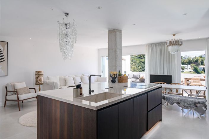 Image No.8-3 Bed Property for sale