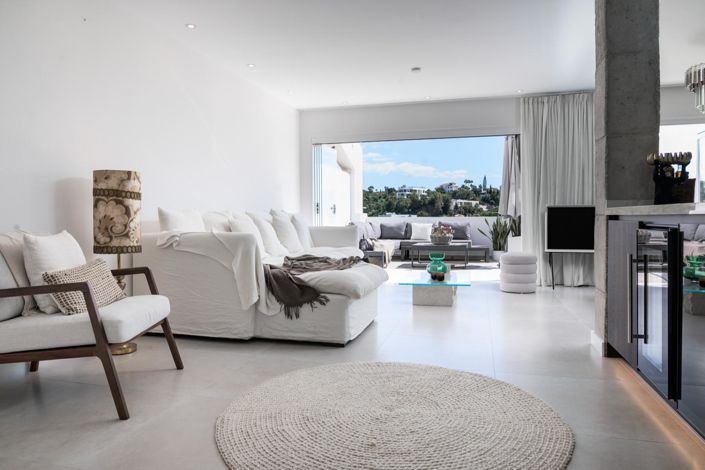 Image No.9-3 Bed Property for sale