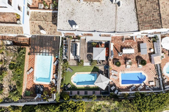 Image No.6-5 Bed Property for sale