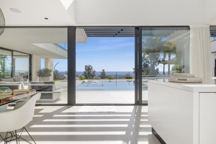 Image No.18-5 Bed Property for sale