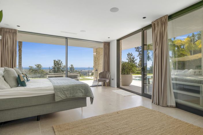 Image No.8-5 Bed Property for sale