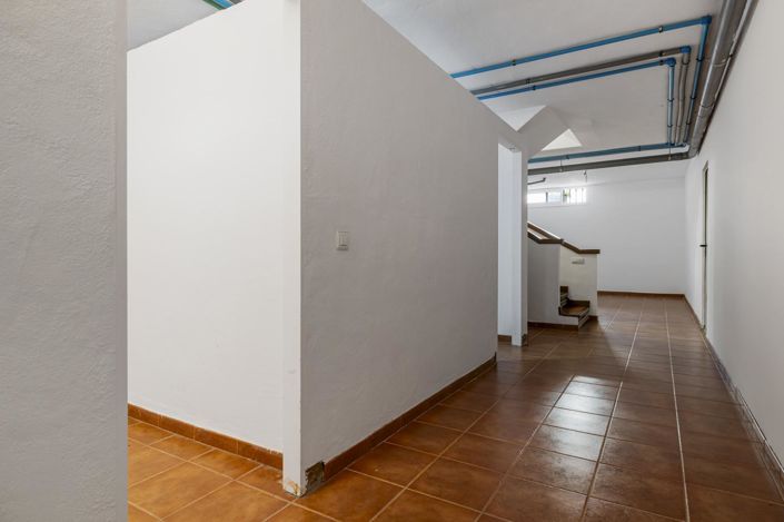 Image No.9-4 Bed Property for sale