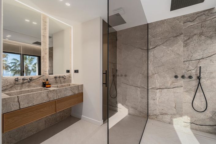 Image No.19-3 Bed Property for sale