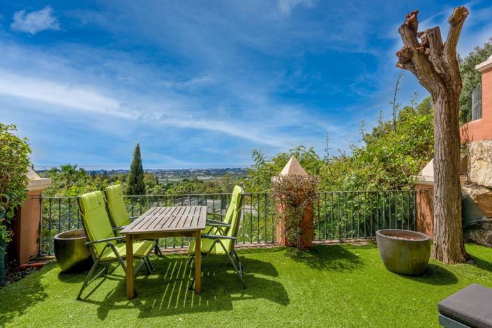 Image No.11-2 Bed Property for sale