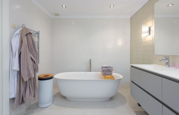 Image No.31-2 Bed Property for sale