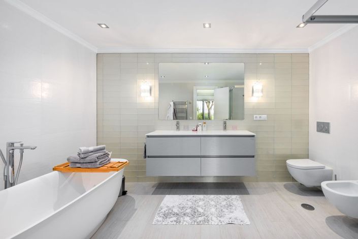 Image No.32-2 Bed Property for sale