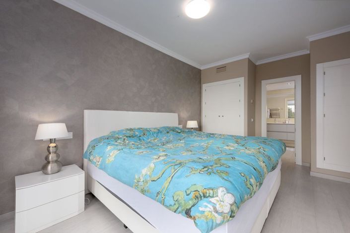 Image No.33-2 Bed Property for sale