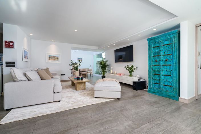 Image No.25-6 Bed Property for sale