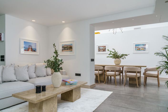 Image No.31-6 Bed Property for sale