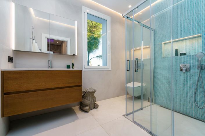 Image No.33-6 Bed Property for sale