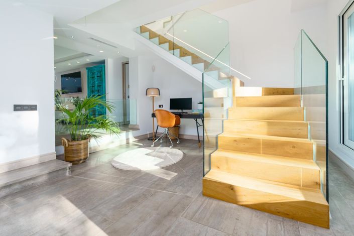 Image No.41-6 Bed Property for sale