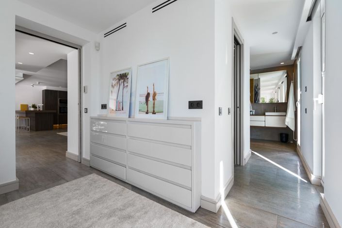 Image No.44-6 Bed Property for sale