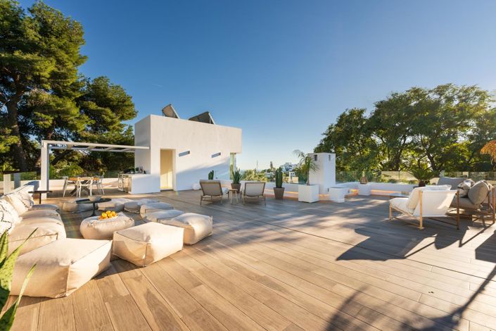 Image No.47-6 Bed Property for sale