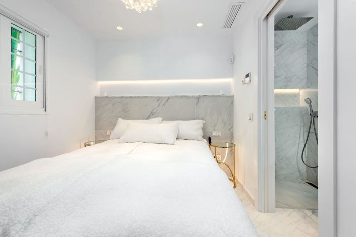 Image No.15-3 Bed Property for sale