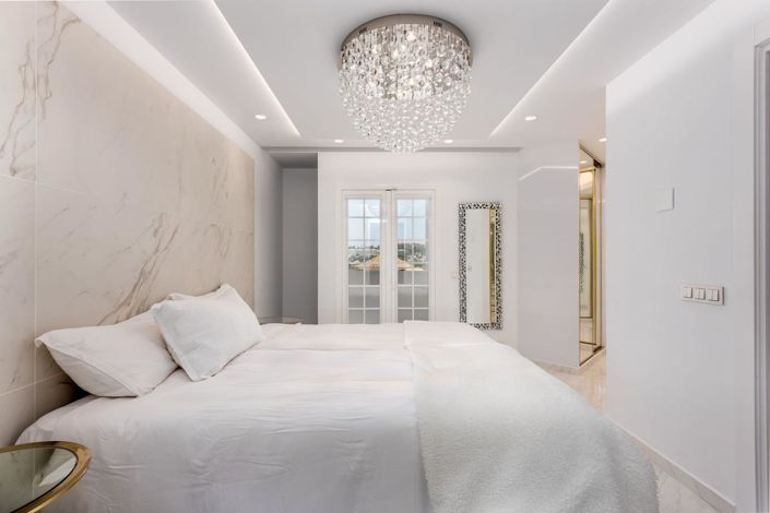 Image No.18-3 Bed Property for sale