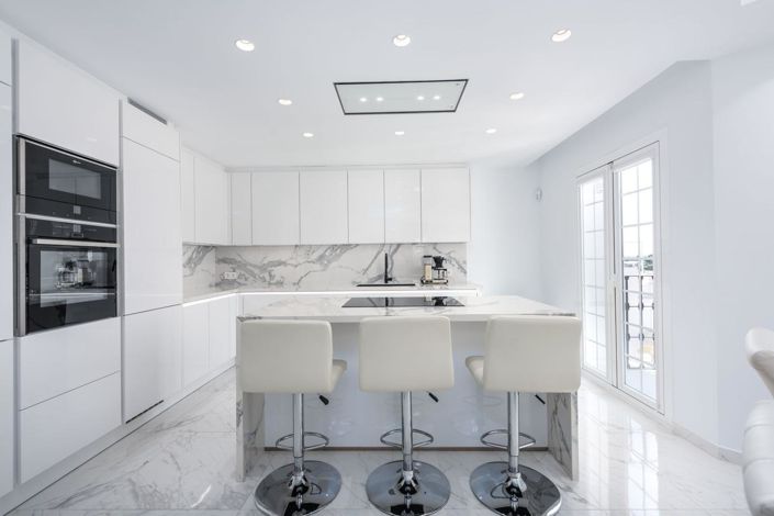 Image No.27-3 Bed Property for sale