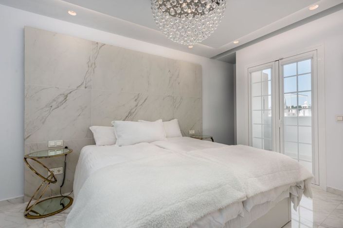 Image No.39-3 Bed Property for sale