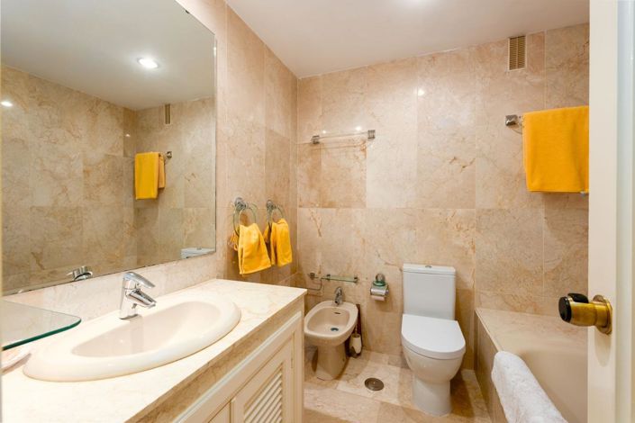 Image No.14-3 Bed Property for sale