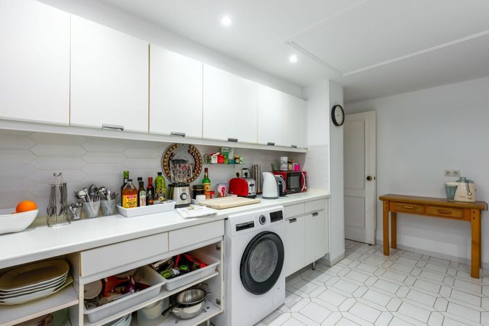 Image No.15-3 Bed Property for sale