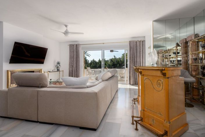 Image No.8-3 Bed Property for sale