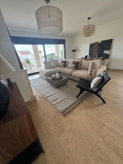 Image No.17-3 Bed Property for sale