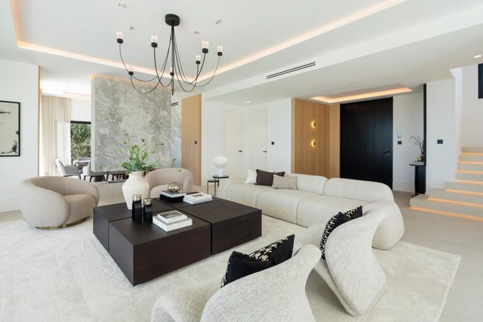 Image No.38-5 Bed Property for sale