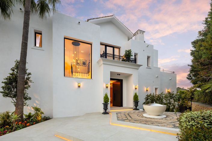 Image No.44-5 Bed Property for sale