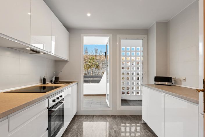 Image No.19-2 Bed Property for sale