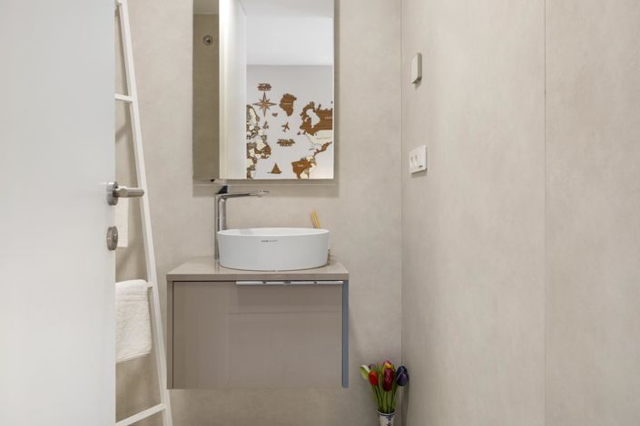 Image No.36-3 Bed Property for sale