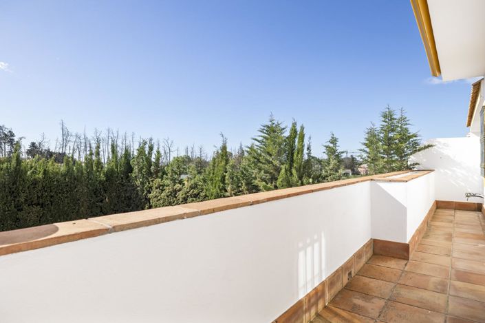 Image No.17-4 Bed Property for sale