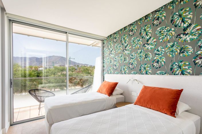 Image No.17-4 Bed Property for sale