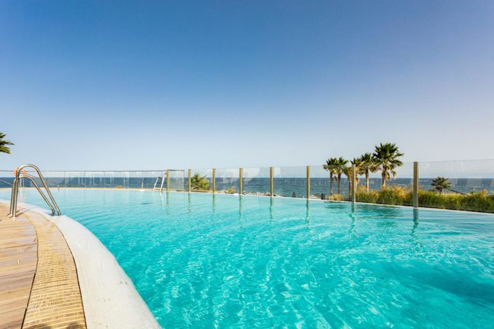 Image No.4-4 Bed Property for sale