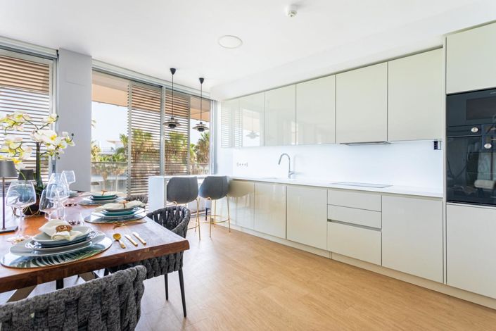 Image No.7-4 Bed Property for sale