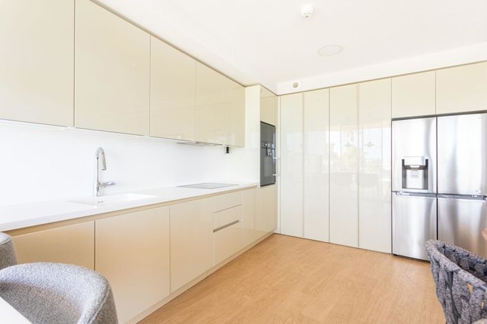 Image No.8-4 Bed Property for sale