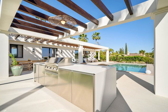 Image No.23-4 Bed Property for sale