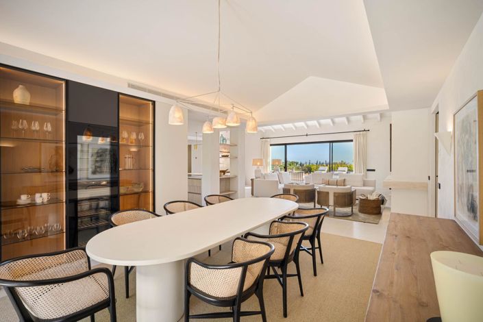 Image No.39-4 Bed Property for sale