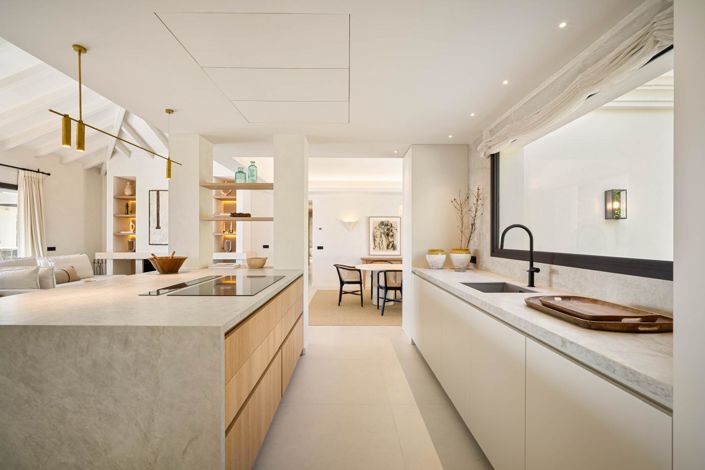 Image No.41-4 Bed Property for sale